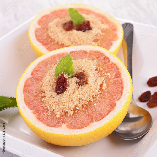 Photo: grapefruit with sugar and raisin grapefruit with sugar and raisin