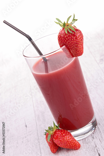 Photo: strawberry juice strawberry juice