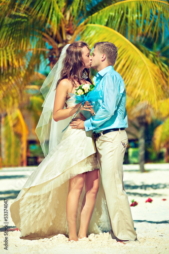 Photo: Kissing couple Kissing couple