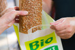 Photo: bio brot wird verpackt bio brot wird verpackt