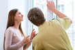 canvas print picture - Polizist bei Spurensuche am Fenster einer Wohnung