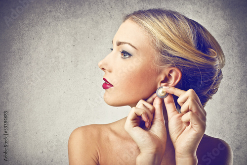 Photo: pearl earring pearl earring