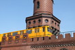U1 auf der Oberbaumbrücke in Berlin