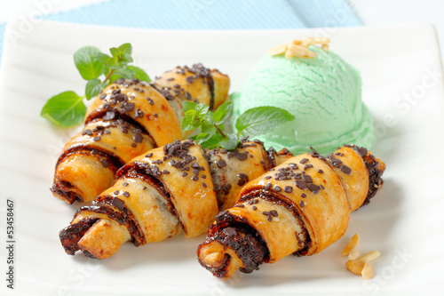Photo: Chocolate crescent rolls with ice cream Chocolate crescent rolls with ice cream