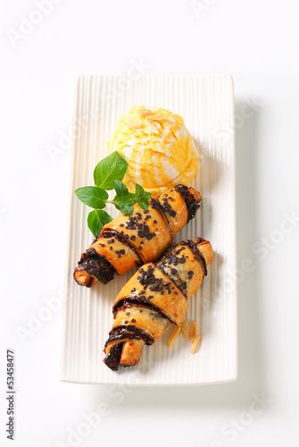 Photo: Chocolate crescent rolls with ice cream Chocolate crescent rolls with ice cream