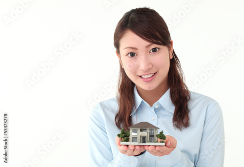 Photo: 若い女性、住宅イメージ 若い女性、住宅イメージ