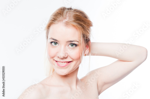 Photo: Portrait of a young and beautiful woman Portrait of a young and beautiful woman