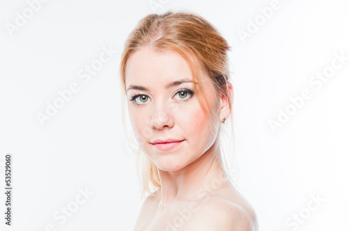 Photo: Portrait of a young and beautiful woman Portrait of a young and beautiful woman