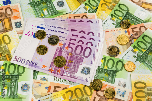 Photo: Viele verschiedene Euro-Geldscheine Viele verschiedene Euro-Geldscheine