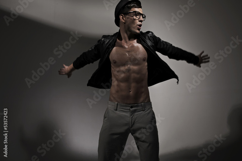 Photo: Fabulous muscular man wearing hat Fabulous muscular man wearing hat