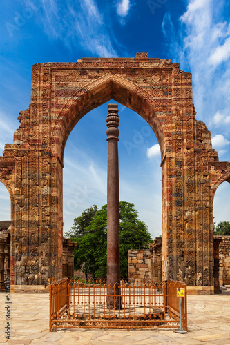Photo: Iron pillar in Qutub complex Iron pillar in Qutub complex