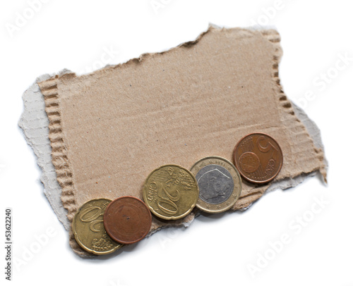 Photo: carton et pièces de monnaies carton et pièces de monnaies