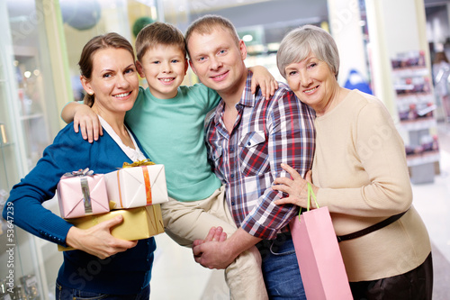Photo: Family of shoppers Family of shoppers