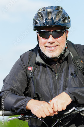 Photo: freundlicher mountainbiker freundlicher mountainbiker