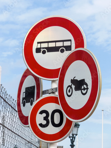 Photo: Verschiedene Verkehrsschilder, Verschiedene Verkehrsschilder,