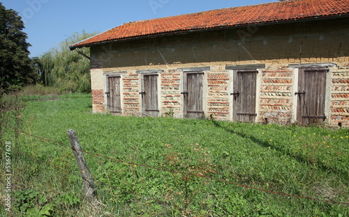 Photo: Grenier dans La Dombes. Grenier dans La Dombes.