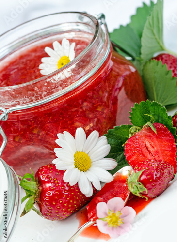 Photo: Lecker: Frisch gekochte Erdbeermarmelade Lecker: Frisch gekochte Erdbeermarmelade