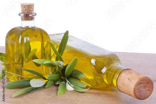 Photo: aceite de oliva extra y aceitunas aceite de oliva extra y aceitunas