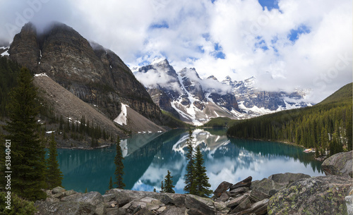 Photo: Moraine Lake, Banff National Park, Alberta, Canada Moraine Lake, Banff National Park, Alberta, Canada