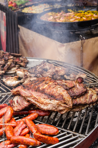 Photo: parrilla encendida con carne parrilla encendida con carne