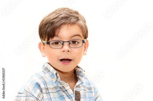 Photo: Junge mit Brille Junge mit Brille