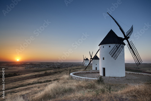 Photo: Moulins de Don Quichotte - Espagne - Antonio GAUDENCIO Moulins de Don Quichotte - Espagne - Antonio GAUDENCIO