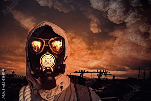 Photo: Man in gas mask Man in gas mask