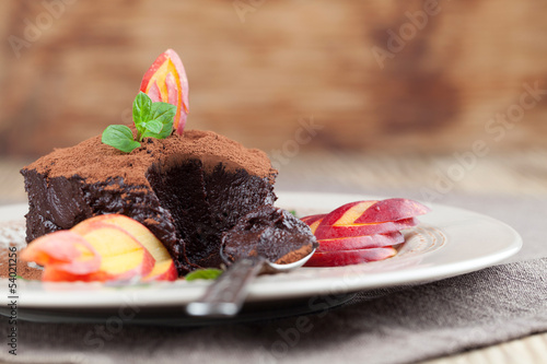 Photo: Raw vegan avocado chocolate mousse with nectarine Raw vegan avocado chocolate mousse with nectarine