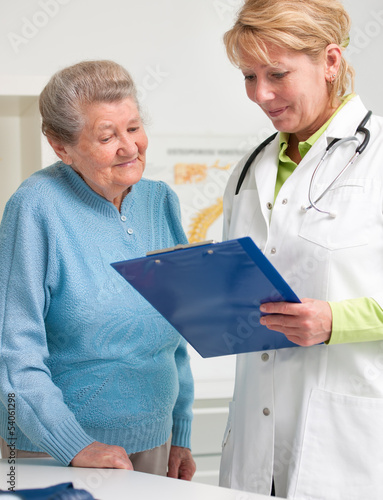 Photo: Arzt und Patient Arzt und Patient