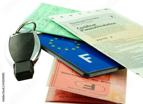 Photo: papiers réglementaires de véhicule automobile papiers réglementaires de véhicule automobile