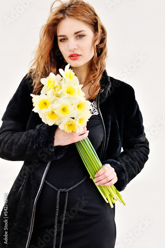 Photo: girl with daffodils girl with daffodils