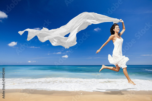 Photo: Jumping with a white tissue Jumping with a white tissue