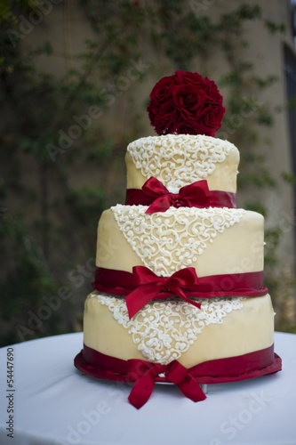 Photo: torta rossa grande torta rossa grande