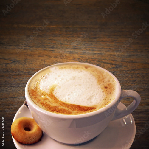 Photo: milchkaffee mit biskuit milchkaffee mit biskuit