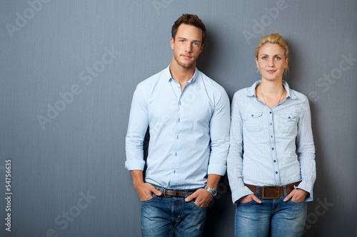 Photo: modernes junges paar modernes junges paar