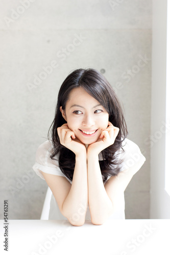 Photo: 考える女性 考える女性