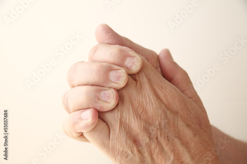 Photo: man has a sore hand man has a sore hand