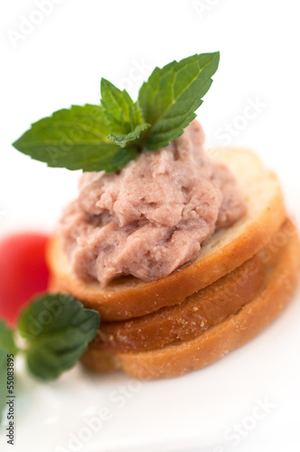 Photo: Wholemeal bread with pate and vegetables Wholemeal bread with pate and vegetables
