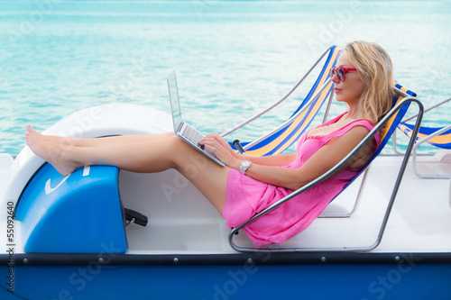 Photo: Woman working outdoors Woman working outdoors
