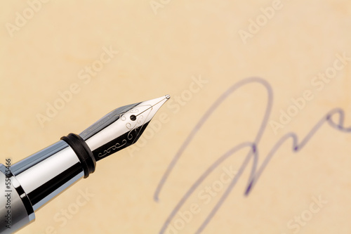 Photo: Unterschrift und Füllhalter Unterschrift und Füllhalter