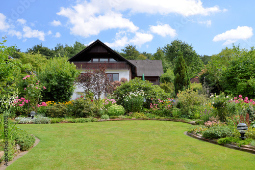 Photo: Gartenanlage im Sommer Gartenanlage im Sommer