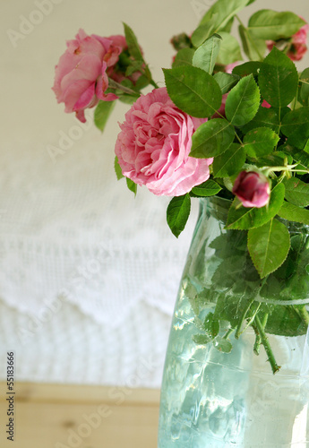 Photo: Close up of pink roses in vase Close up of pink roses in vase