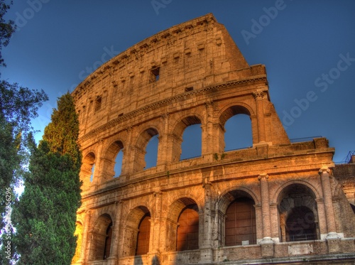 Photo: Roma, il Colosseo (part.) Roma, il Colosseo (part.)