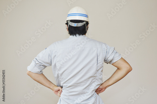 Photo: 男性作業員の後姿 男性作業員の後姿