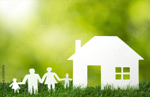 Photo: Scherenschnitt - Familie mit Eigenheim Scherenschnitt - Familie mit Eigenheim