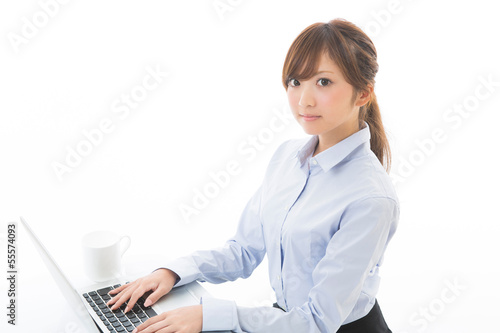 Photo: コンピューターを見る女性 ビジネス コンピューターを見る女性 ビジネス