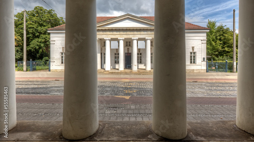 Photo: Columns Through Columns Columns Through Columns