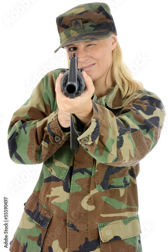 Photo: Weiblicher Soldat zielt mit Gewehr Weiblicher Soldat zielt mit Gewehr