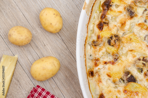 Photo: Kartoffelgratin mit Kartoffeln und Käse Kartoffelgratin mit Kartoffeln und Käse