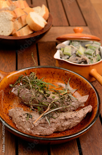 Photo: Roasted lamb with mushrooms and spring onions Roasted lamb with mushrooms and spring onions